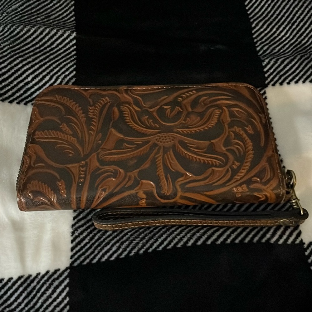 Beautiful Patricia Nash wallet/wristlet